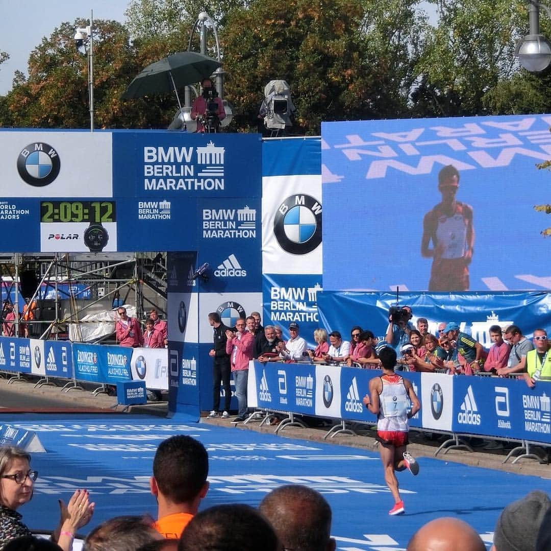 佐藤悠基さんのインスタグラム写真 - (佐藤悠基Instagram)「Photo by Fumi  #berlinmarathon#bmw#marathon」9月18日 17時07分 - yuki_sato310