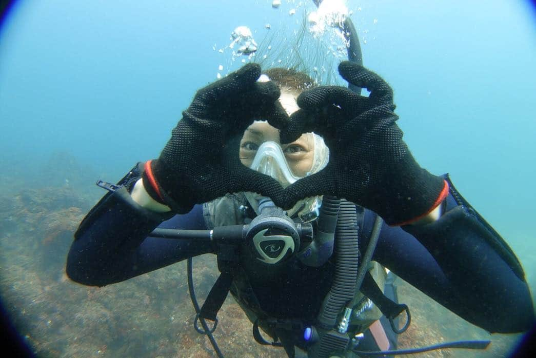 熊切あさ美さんのインスタグラム写真 - (熊切あさ美Instagram)「ずっと取りたかったダイビングライセンス🐠🐢💗 やっと取得しました😊 #伊東 #川奈 #静岡 #スキューバダイビング #padi #jester  #鬼頭健介さん #マリンダイビング #scubadiving  #海好きな人と繋がりたい  #instagood  #ダイビング好きな人と繋がりたい #熊切あさ美」9月18日 18時25分 - asami_kumakiri