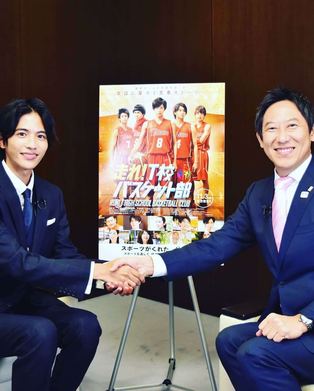 志尊淳さんのインスタグラム写真 - (志尊淳Instagram)「この度  映画 「走れ！T校バスケット部」×スポーツ庁  がコラボレーションをさせて頂くこととなり、表敬訪問をさせて頂きました！！ 非常に貴重な機会をありがとうございました✨✨ T校&スポーツ  皆さん、よろしくお願いします！！ #スポーツって素晴らしい #鈴木大地長官」9月18日 18時43分 - jun_shison0305