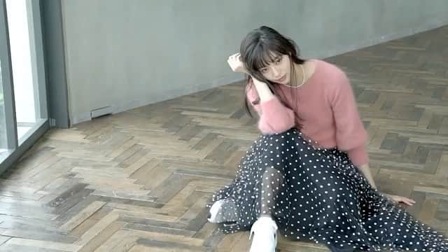 新川優愛のインスタグラム：「1⃣ノンノ11月号の表紙は新川優愛！ 撮影風景をのぞき見＆スニーカー愛も聞いちゃった♡  ノンノ11月号の表紙は新川優愛♡ スニーカー愛を語る！ 2018年ノンノ11月号の表紙は、ノンノモデル 新川優愛！ 普段からスニーカーを愛用者の優愛が、撮影の様子やこの秋注目のアイテムについて語ってくれたよ♡  #新川優愛  #nonno  #nonno専属モデル」