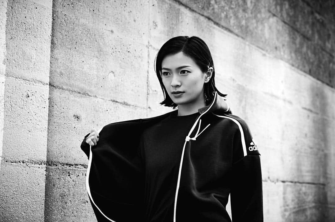 榮倉奈々さんのインスタグラム写真 - (榮倉奈々Instagram)「♡#ZNE #切り開け #adidasWomen @adidastokyo」9月19日 20時06分 - nana_eikura