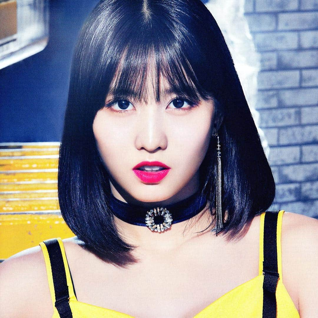 モモさんのインスタグラム写真 - (モモInstagram)「♡ [Scan] #모모 - 180918 BDZ Scans  #트와이스 #모모 #平井もも #もも #TWICE © vampiretwice」9月19日 21時11分 - momojype