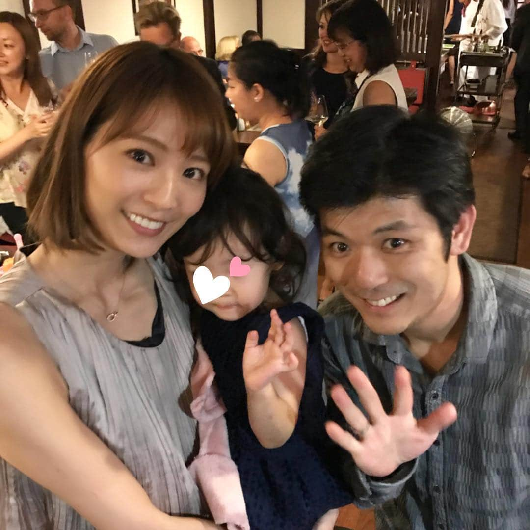 中村明花さんのインスタグラム写真 - (中村明花Instagram)「. ドイツの思い出もちょこちょこアップしますね🇩🇪 . 家族ぐるみで仲良しな樫本家と会うのも今回の私の目的でした♡ ベルリンフィルのコンサートマスターをしている大進さん🎻 . お義父さんがベルリンフィルに行きたい‼️というキッカケから今回の旅行が決まったんです😊✈️ . 日本にりあさんが来る時は会えたりしているけど、ドイツに居た時はしょっちゅう会っていたのでまたドイツで会えて嬉しくて嬉しくて😭💕 やっぱり居心地がいい♡ . 娘ちゃんも大きくなって2人で遊んでる姿に癒されました☺️💕 またいつかりあさんのマリンバも聴きたいな♪ . . #樫本大進 #ベルリンフィル #出田りあ #マリンバ奏者  #音楽家一家 #いつ会っても変わらない家族みたいな人たち #ドイツで出会えて本当に心強かった #いつも気にかけてくれる優しいりあさん #ほんと好き #大好きな家族 #次は日本でね♡」9月19日 23時37分 - sayaka_nakamura3