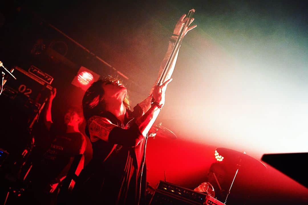 SUGIZOさんのインスタグラム写真 - (SUGIZOInstagram)「SUGIZO Tour 2018 「Do Phoenixes Dream of Electronic Music?」@ Ishinomaki BLUE RESISTANCE.  Photo by Keiko TANABE.」9月19日 23時46分 - sugizo_official