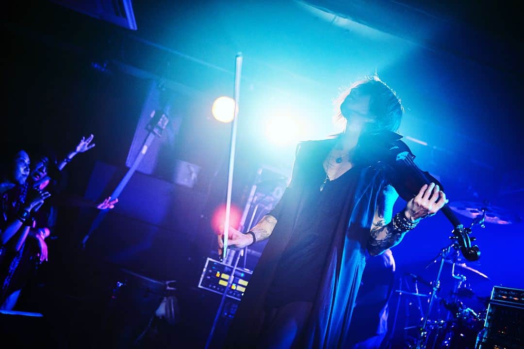 SUGIZOさんのインスタグラム写真 - (SUGIZOInstagram)「SUGIZO Tour 2018 「Do Phoenixes Dream of Electronic Music?」@ Ishinomaki BLUE RESISTANCE.  Photo by Keiko TANABE.」9月19日 23時46分 - sugizo_official