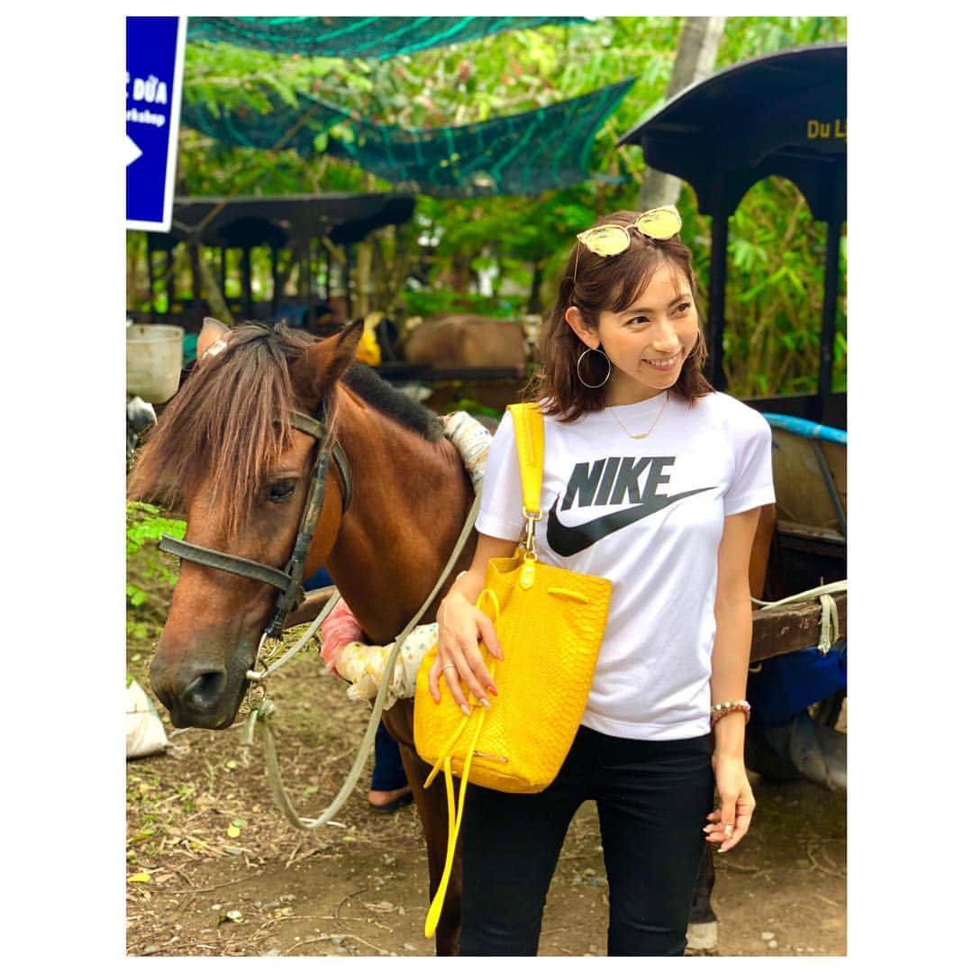 宮崎瑠依さんのインスタグラム写真 - (宮崎瑠依Instagram)「. NIKE Tシャツ キャットアイサングラス パンツはGU . #nike  #キャットアイサングラス  #ベトナム旅行 #ポニーちゃん  #メコン川クルーズ  #瑠依旅」9月20日 0時50分 - ruimiyazaki