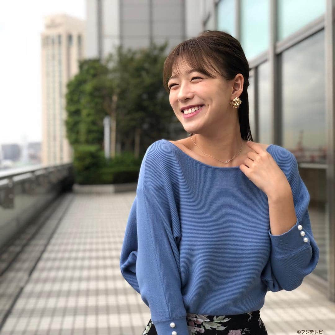 フジテレビ「めざましテレビ」さんのインスタグラム写真 - (フジテレビ「めざましテレビ」Instagram)「9月20日（木）きょう何着て行く？ ・ ファッション雑誌CanCamとコラボした お天気コーナー「きょう何着て行く？」 阿部華也子ちゃんの毎日のコーデを紹介♪ ・ 【きょうのコーデ】 ニット→#リランドチュール 1万1000円 スカート→#セシルマクビー 6900円 靴→#セヴントゥエルヴサーティ 1万8500円 ・ 【コーデのポイント】 きょうのポイントはくすんだブルーのニット🍀 袖口に向かって徐々に細くなる 〝ドルマンスリーブ〟になっているので 着るだけでレディな雰囲気に仕上がります✨ 黒ベースの花柄スカートを合わせてフェミニンさを上乗せ👗 ・ #めざましテレビ #きょう何着て行く？ #阿部華也子 #今日のコーデ#コーデ #CanCam #今日のファッション#ootd #きょう何着て行く？は月〜金朝6時22分ごろ放送！」9月20日 13時41分 - mezamashi.tv