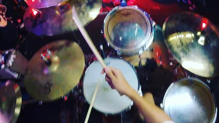 久野洋平のインスタグラム：「チクショー  #cinemastaff  #アルカラ #gopro  #drummer #チクショー #悔しいです」
