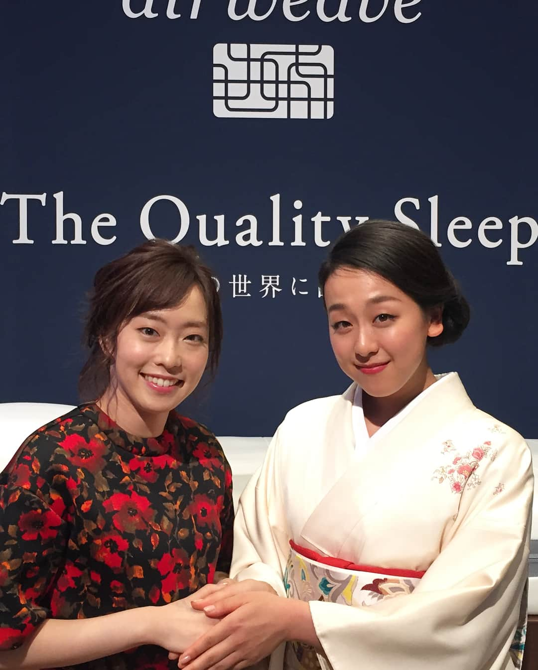 浅田真央さんのインスタグラム写真 - (浅田真央Instagram)「エアウィーヴ 新商品発表会 石川佳純選手と初めてお会いしました。 今シーズンも応援しています！頑張って！かすみん！」9月20日 23時50分 - maoasada2509