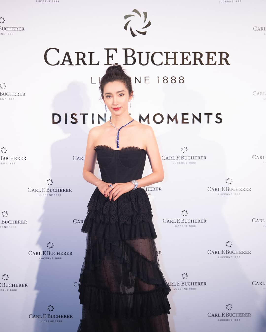 リー・ビンビン（Li Bingbing）さんのインスタグラム写真 - (リー・ビンビン（Li Bingbing）Instagram)「Just had a beautiful night with my dear friend @saschamoeri and it was such a pleasure meeting Mr. Bucherer in Hong Kong! Thank you very much for inviting me to this amazing event!  @carlfbucherer @saschamoeri #carlfbucherer」9月20日 16時49分 - libingbing