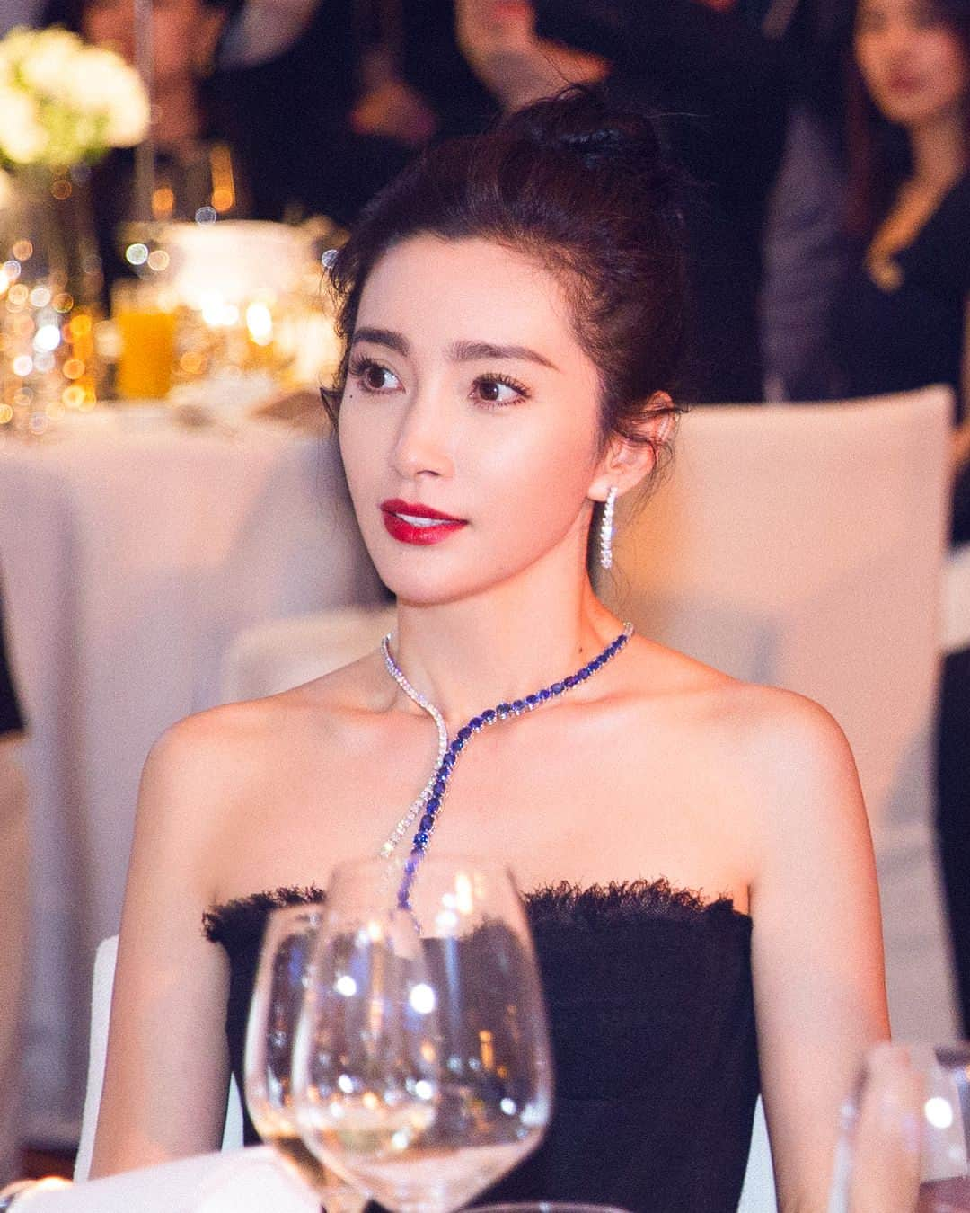 リー・ビンビン（Li Bingbing）のインスタグラム：「Just had a beautiful night with my dear friend @saschamoeri and it was such a pleasure meeting Mr. Bucherer in Hong Kong! Thank you very much for inviting me to this amazing event!  @carlfbucherer @saschamoeri #carlfbucherer」