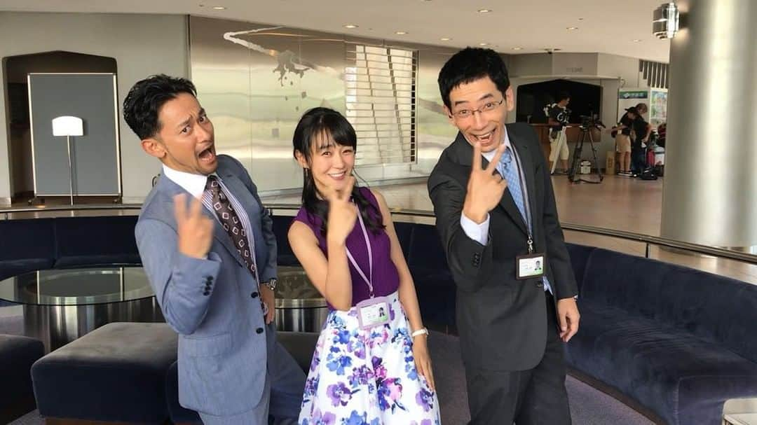 日本テレビ「サバイバル・ウェディング」のインスタグラム：「最終回カウントダウン✨ あと2日‼️ この3人だとアナザーVER.を期待にしちゃうよな〜😙 #人のキャラについていけない野間口さんに期待w #続報お楽しみに #サバイバルウェディング  #サバ婚  #感動の最終回は今週土曜よる10時 #野間口徹 #山根和馬 #奈緒」