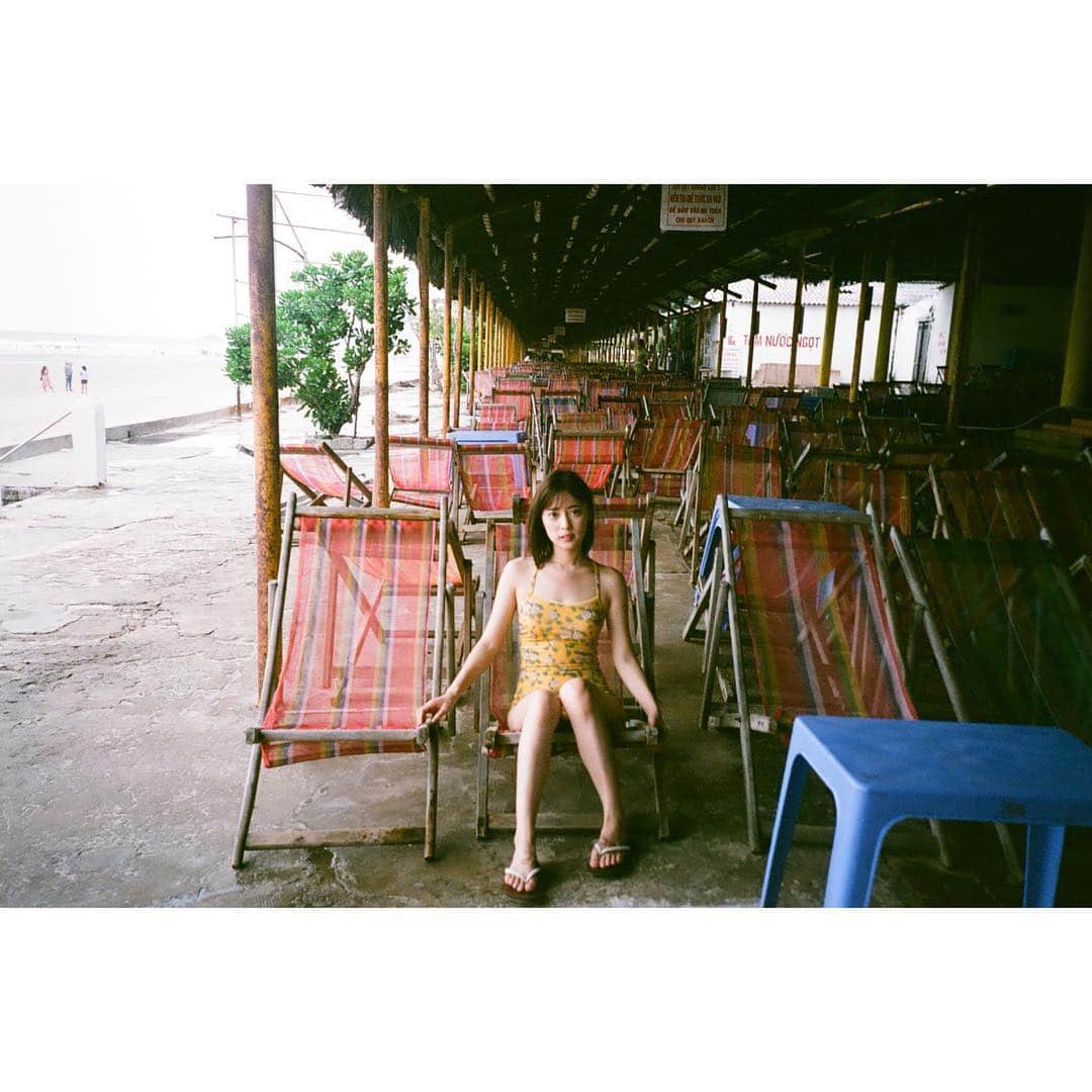 池上紗理依さんのインスタグラム写真 - (池上紗理依Instagram)「フィルムをね持って行ったんだ🎞！ 左は海です🇻🇳 #ヤングジャンプ」9月20日 18時07分 - sarii_ikegami