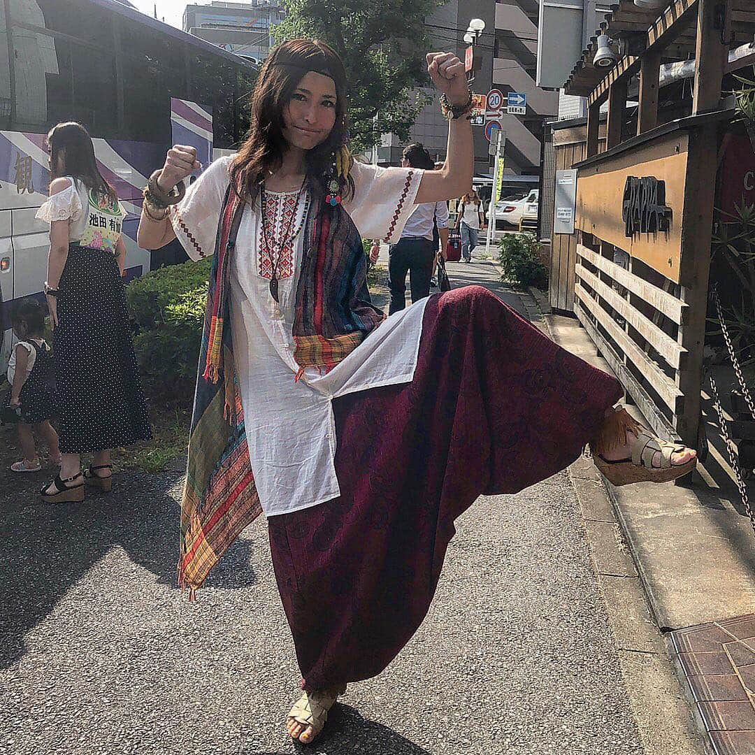 アンジェラ佐藤さんのインスタグラム写真 - (アンジェラ佐藤Instagram)「アジアンファッションが好きなのだよ。  試合中着てたエスニック雑貨ゴアのパンツがお気に入り〜(´∀｀*) #大食い女王決定戦2018 #アンジェラ佐藤  #エスニックファッション #アジアン雑貨ゴア #2回戦と3回戦はサルエルパンツ  #準決勝はタイダイのロングスカートパンツ #ヒッピーバンド を外すとただの佐藤になる」9月20日 22時05分 - angela_satou