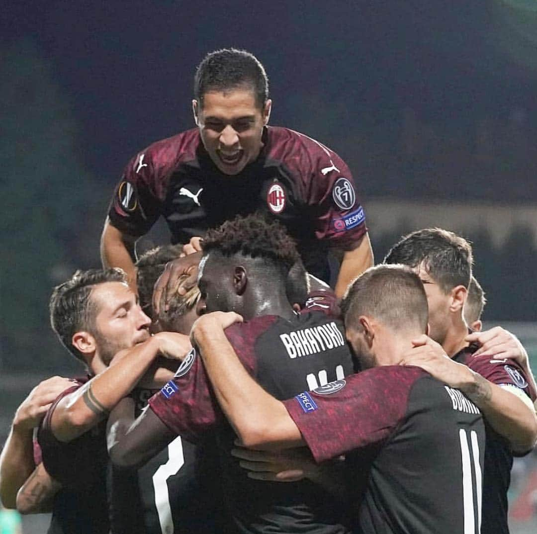 ホセ・マウリさんのインスタグラム写真 - (ホセ・マウリInstagram)「Serata Europea ✌🏻 🔴⚫️ @acmilan」9月21日 6時40分 - josemauri5