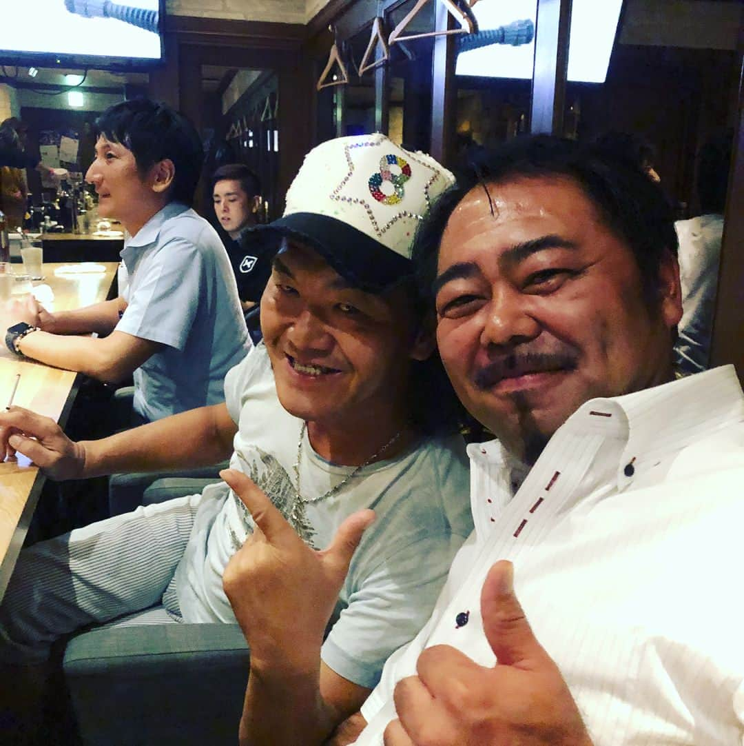 金村義明さんのインスタグラム写真 - (金村義明Instagram)「#バー#doos#ランディーズ#ターチンのバー#会いたかった人にやっと会えた#島田紳助さん#相変わらず#きれきれトーク#娘婿さん#楽し過ぎて#相変わらずの#切れ切れトーク#最高の55歳誕生日会でした」8月28日 9時05分 - yoshiaki_kanemura