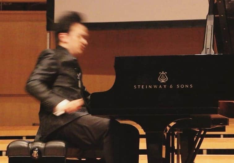 Animenz（アニメンズ）さんのインスタグラム写真 - (Animenz（アニメンズ）Instagram)「*piano playing intensifies* . . . #animenz #animenzzz #piano #animenzlive2018 #animepiano #animemusic #pianomusic #pianosheets #youtube #animepianist #concert #liveperformance #meme #intensifies」8月29日 1時08分 - animenz_official