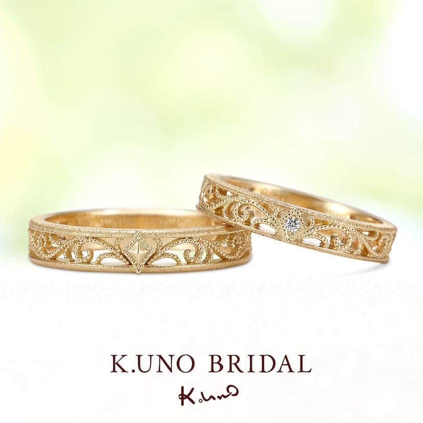ハピハピリングのインスタグラム：「K.UNO BRIDAL . ブライトネスクラシコ . "classico"（古典）＝洗練され、 変わることの無い確かなもの。 . これからの成長とその歴史が、 いつまでも変わらず輝く光であるよう願いをこめて・・・ . . 【来店予約キャンペーン🎉】 ただいまハピハピリングから 2つのお店を来店予約されたお客様に もれなく！10,000円分の商品券をプレゼント中です🎅🎁 . 指輪を探しているけど、一店舗じゃわからない…🤔、 買うか分からないけれど、現物を見てみたい💍、 指輪選びデートをお考えの方👬、etc... . また、1店舗のみ来店予約でも 8,000円分の商品券を差し上げております🎁 ご都合に合わせてお選びくださいね📝 . . #日本中のプレ花嫁さんと繋がりたい #ウェディング #ウェディングドレス #結婚準備 #前撮り #全国のプレ花嫁さんと繋がりたい #ブライダル #ドレス #披露宴 #ウェディングフォト #婚約 #式場探し #フォトウェディング #海外ウェディング #ハワイ挙式 #ハワイウェディング #ヘアアレンジ #marry花嫁 #ハワイ #ブライダルフェア #ウエディング #ウェディングレポ #ヘアメイク #ブーケ #和装 #海外挙式 #東京 #大阪花嫁 #関西花嫁 #フォトジェニック」