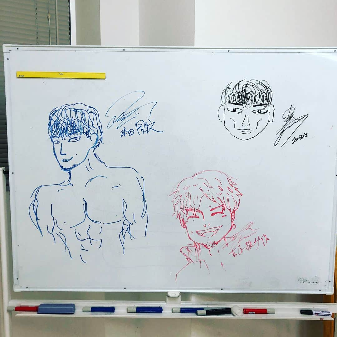 BOYS AND MENさんのインスタグラム写真 - (BOYS AND MENInstagram)「3人でお絵描き選手権🎉 お題「田中俊介」  #ボイメン #炎天下奪取 #本田剛文 #土田拓海 #吉原雅斗 #田中俊介 #誰が一番」8月28日 22時11分 - boysandmen_official