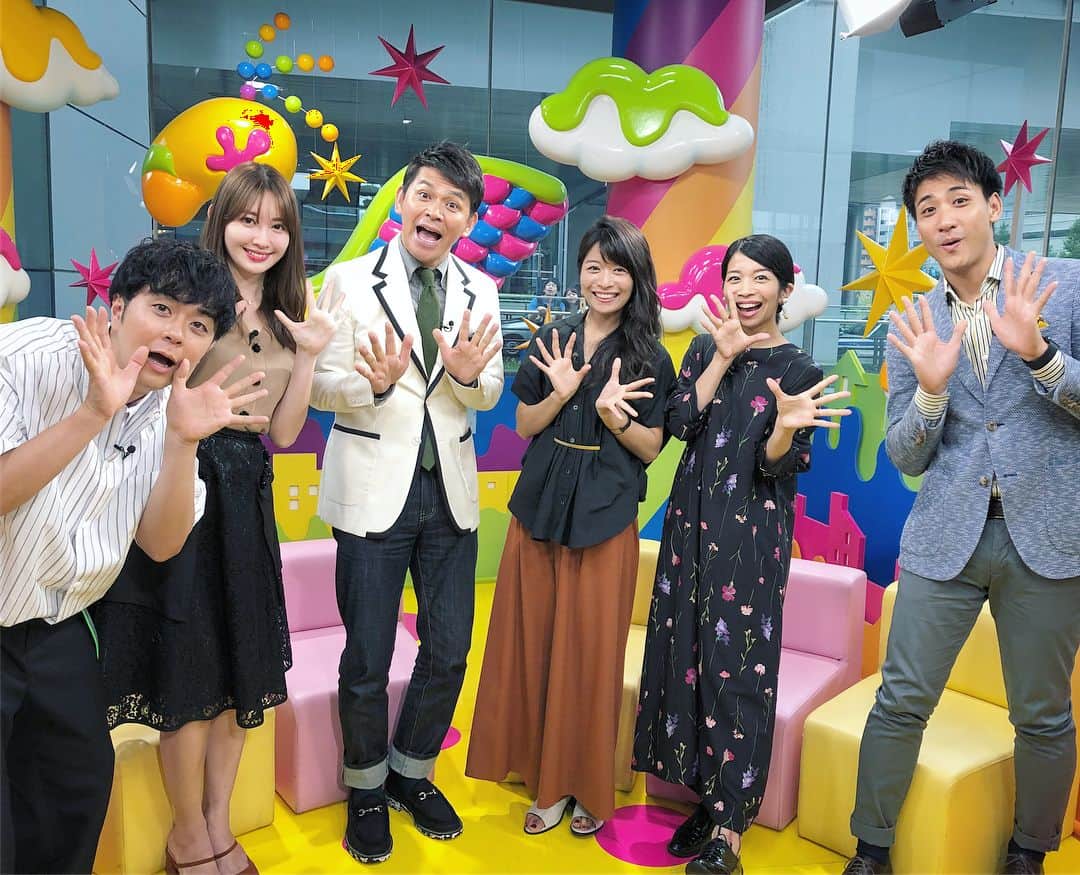 三倉佳奈さんのインスタグラム写真 - (三倉佳奈Instagram)「日本テレビ「PON!」生出演してきました☺︎☺︎ 岡田さん、さすがです。笑 ジェットコースターのようなあっという間の時間でしたがワイワイと楽しかった🌈  #日本テレビ #PON! #岡田圭右 さん #小嶋陽菜 さん #ヒャダイン さん #山本紘之 アナウンサー #朗読劇シスターよろしくお願いします☺︎」8月29日 12時03分 - kana_mikura0223