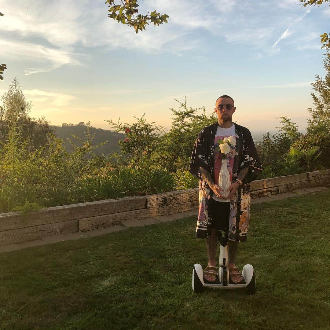 マック・ミラーのインスタグラム：「How’s your Tuesday?」