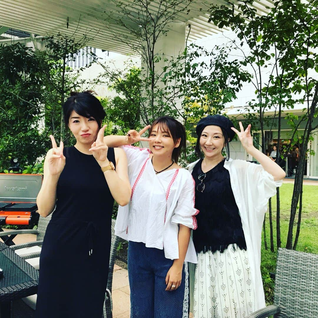 西丸優子さんのインスタグラム写真 - (西丸優子Instagram)「無理矢理、 夏の思い出を作りにwww  いつもの仲良しメンバーで  #ハリネズミカフェ & #おしゃれバーベキュー に行ってきました。  たまに似てると言われる #フェネック さんもいた♪  カワイイっ！！ 飼いたい。  BBQ、天気心配だったけれど雨が降ることもなく、最高だったぜ！！ あー楽しかったぁ〜✧︎*。」8月29日 8時14分 - yukonishimaru