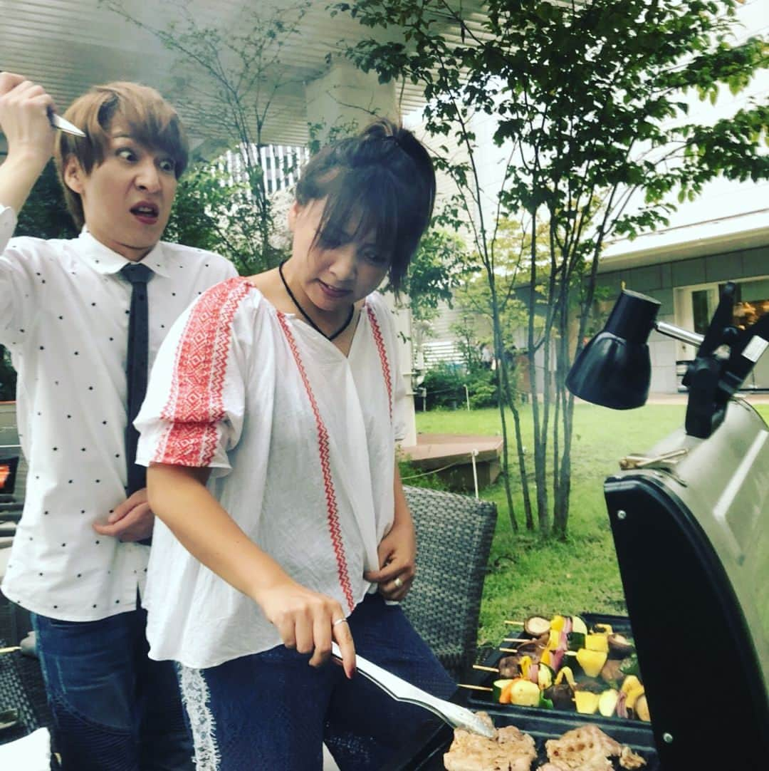 西丸優子さんのインスタグラム写真 - (西丸優子Instagram)「無理矢理、 夏の思い出を作りにwww  いつもの仲良しメンバーで  #ハリネズミカフェ & #おしゃれバーベキュー に行ってきました。  たまに似てると言われる #フェネック さんもいた♪  カワイイっ！！ 飼いたい。  BBQ、天気心配だったけれど雨が降ることもなく、最高だったぜ！！ あー楽しかったぁ〜✧︎*。」8月29日 8時14分 - yukonishimaru