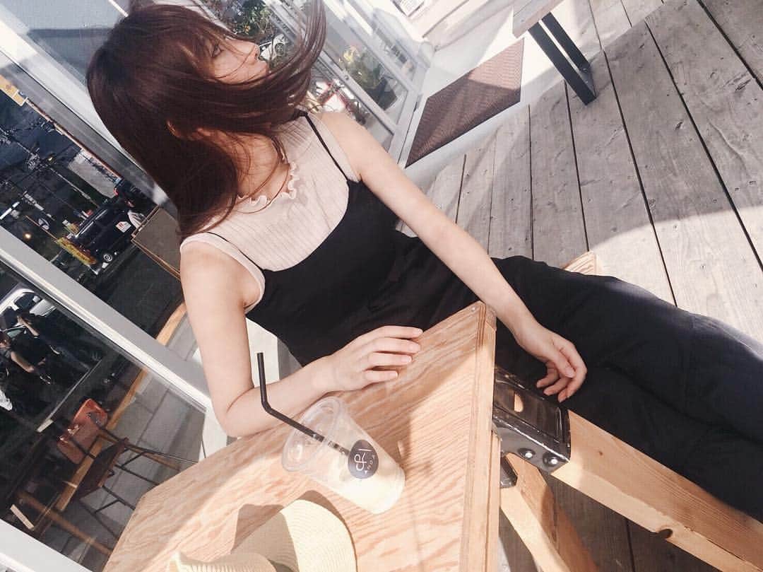 池田愛恵里さんのインスタグラム写真 - (池田愛恵里Instagram)「good morning🌬🌬 まえ友達とカフェ行ったら暴風だったよ。笑」8月29日 8時22分 - ikeda_aeri