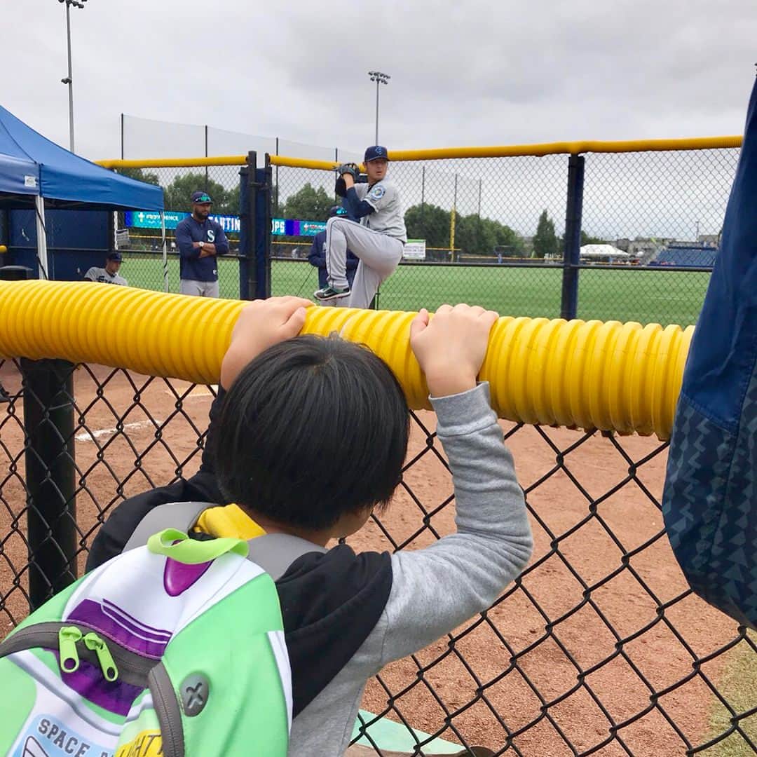 のインスタグラム：「My family and friends came to Portland to root for my pitching (*^^*) . ポートランドの登板は１イニングだけでしたが、日帰りで家族と嫁さんの友人も観に来てくれていました(*^^*)」
