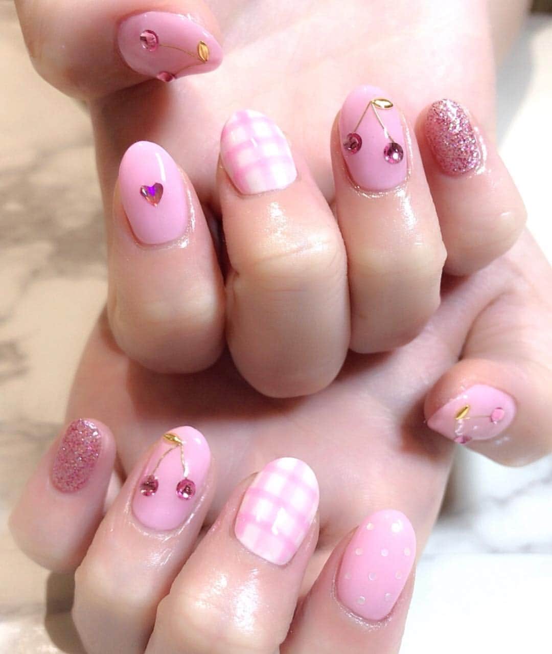 有村莉彩さんのインスタグラム写真 - (有村莉彩Instagram)「🌸🍒 New ネイル💅✨💗 #naill #cherry #pink #cute」8月29日 20時05分 - risachan_0106