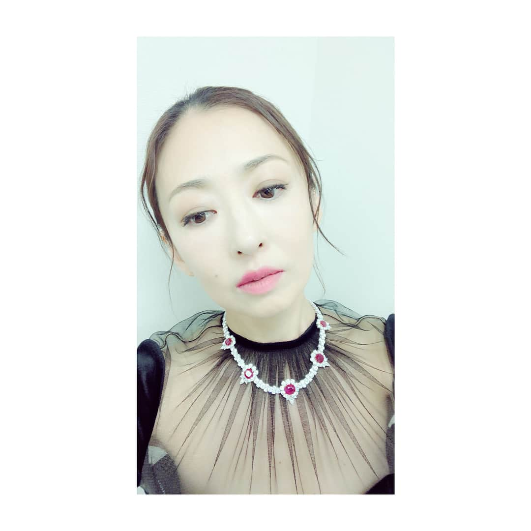 松雪泰子さんのインスタグラム写真 - (松雪泰子Instagram)「woman of the year2018 #ありがとうございます」8月29日 20時13分 - yasukomatsuyuki_official