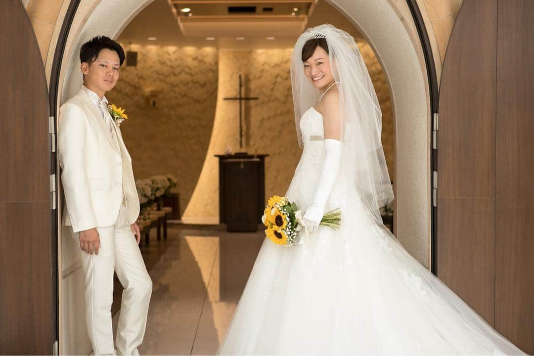 ANA クラウンプラザホテル大阪 ブライダルプロデュースのインスタグラム：「おめでとうございます😊 * #wedding#bridal#osaka#hotel#hotelwedding#weddingparty#weddingphoto#dress#anacrowneplaza #大阪#結婚式#披露宴#卒花嫁#プレ花嫁#コーディネート#ウェディングレポ#ANAクラウンプラザホテル大阪  #ANA_CROWN_PLAZA_PHOTO #ANA_CROWN_PLAZA_WEDDING」