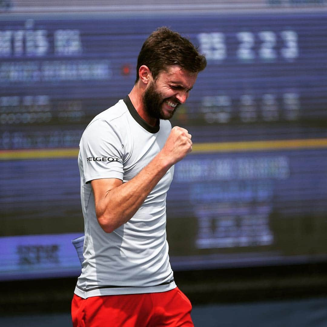 ジル・シモンのインスタグラム：「First Round ! 💪🏼 #GillesSimon #USOpen」