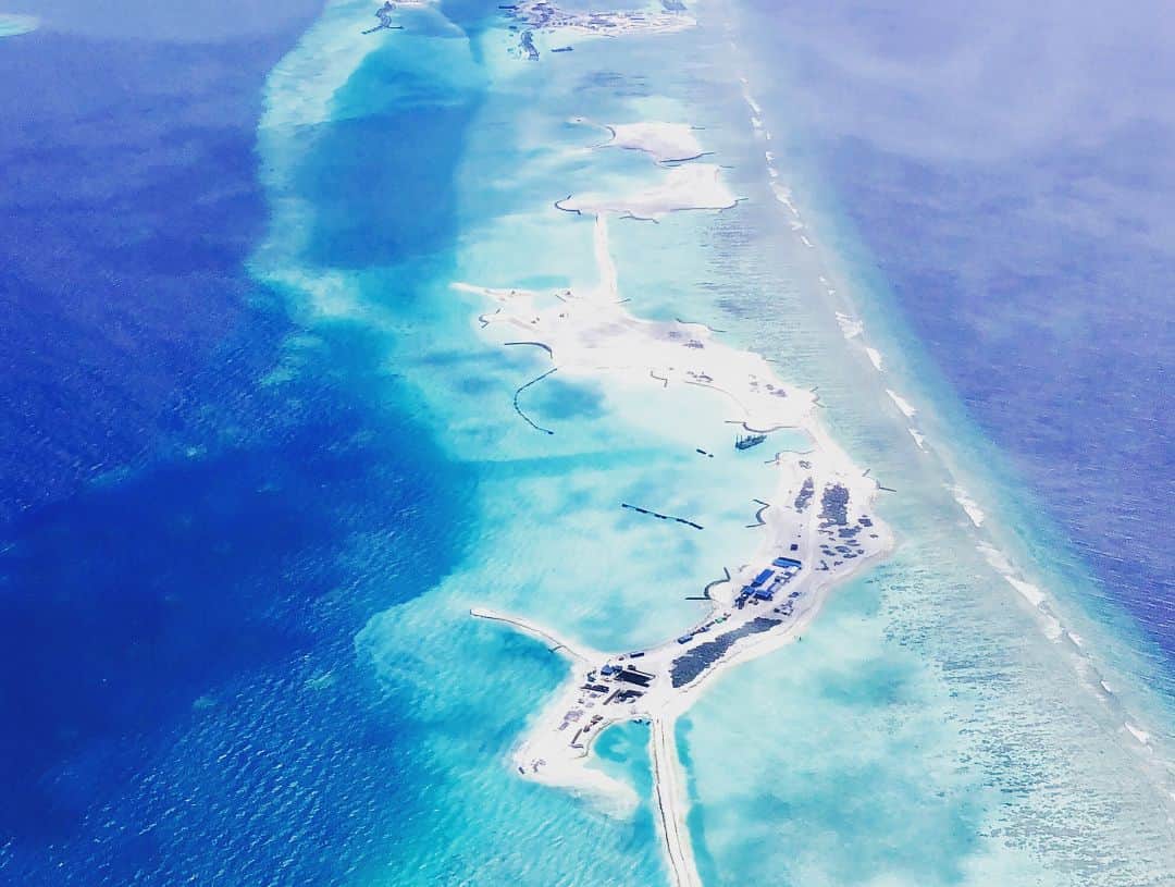 畑田亜希さんのインスタグラム写真 - (畑田亜希Instagram)「🏝Amazing 😍 Maldives 🐬 ・ ・ ずっと行きたかった場所😭昔昔Viviの撮影できた以来👙 ・ ・ #2018 #summerholiday #maldives #楽園 #のってみたかった #水上飛行機 #こうふんさめやらぬ #エメラルドグリーンとはこのこと」8月29日 18時49分 - akihatada