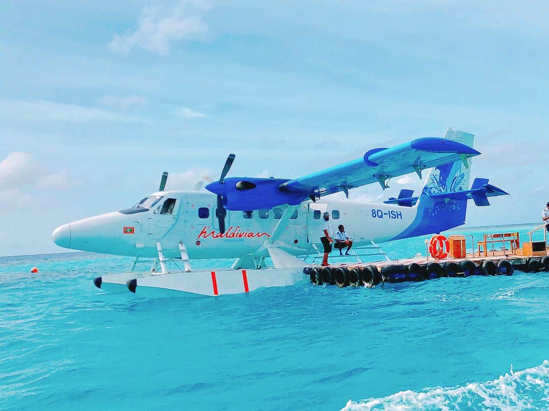 畑田亜希さんのインスタグラム写真 - (畑田亜希Instagram)「🏝Amazing 😍 Maldives 🐬 ・ ・ ずっと行きたかった場所😭昔昔Viviの撮影できた以来👙 ・ ・ #2018 #summerholiday #maldives #楽園 #のってみたかった #水上飛行機 #こうふんさめやらぬ #エメラルドグリーンとはこのこと」8月29日 18時49分 - akihatada