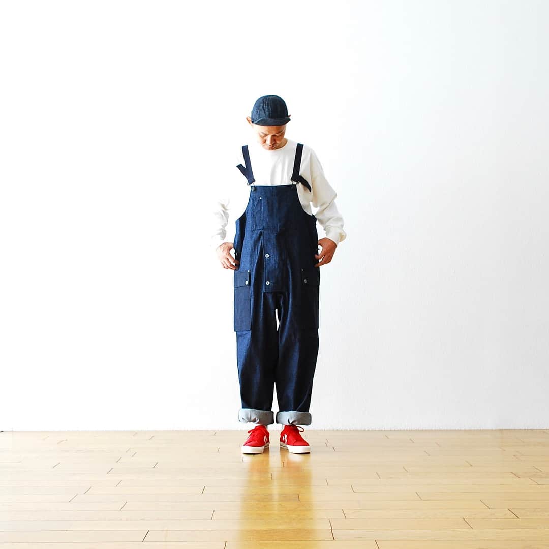 wonder_mountain_irieさんのインスタグラム写真 - (wonder_mountain_irieInstagram)「_ Nigel Cabourn / ナイジェル ケーボン "NAVAL DUNGAREE -8.0OZ JAPANESE DENIM + HERRINGBONE-" ￥41,040- _ 〈online store / オンラインストア〉 #DigitalMountain(@digital_mountain) http://www.digital-mountain.net/shopdetail/000000008378/ _ 【オンラインストア#DigitalMountain へのご注文】 *24時間受付 *15時までのご注文で即日発送 *1万円以上ご購入で送料無料 tel：084-973-8204 _ We can send your order overseas. Accepted payment method is by PayPal or credit card only. (AMEX is not accepted)  Ordering procedure details can be found here. >> http://www.digital-mountain.net/smartphone/page9.html _ 本店：#WonderMountain  blog> > http://wm.digital-mountain.info/blog/20180829-1/ _ #NigelCabourn / #ナイジェルケーボン styling.(height 175cm weight 59kg) cap→ Nigel Cabourn　￥6,480- tee→ #KAPTAINSUNSHINE　￥10,800- overall→ Nigel Cabourn　￥41,040- shoes→ #CONVERSESKATEBOARDING　￥12,960- _ 〒720-0044 広島県福山市笠岡町4-18 JR 「#福山駅」より徒歩10分 (平日12:00 - 20:00 / 土日祝 11:00 - 20:00 水曜定休) #ワンダーマウンテン #japan #hiroshima #福山 #福山市 #尾道 #倉敷 #鞆の浦 近く _ 系列店：@hacbywondermountain _」8月29日 19時26分 - wonder_mountain_