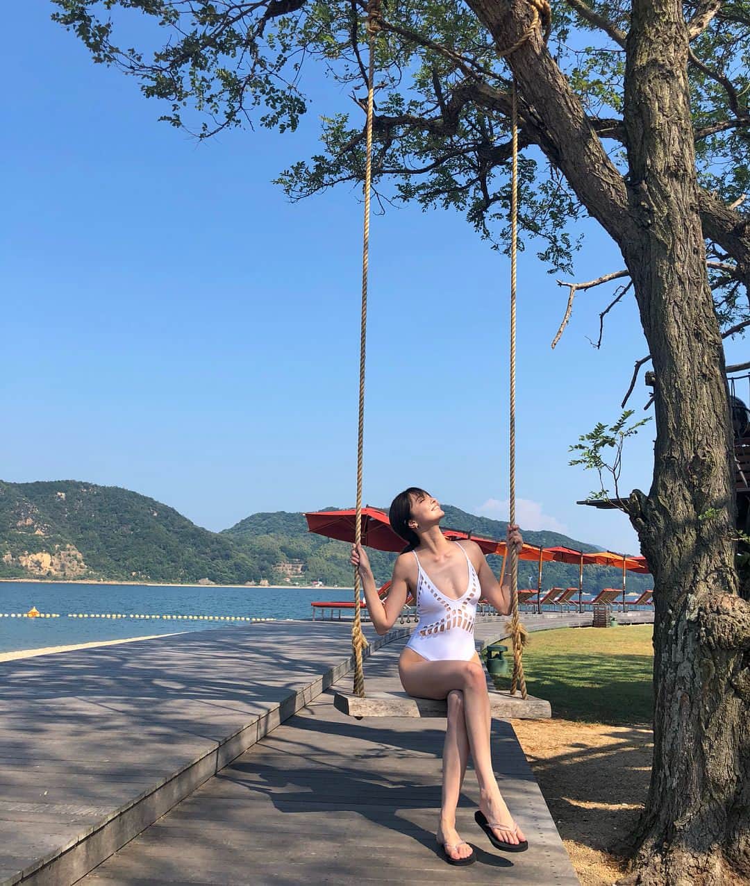 大石絵理のインスタグラム：「弾丸なつやすみ🌺👙🍦」