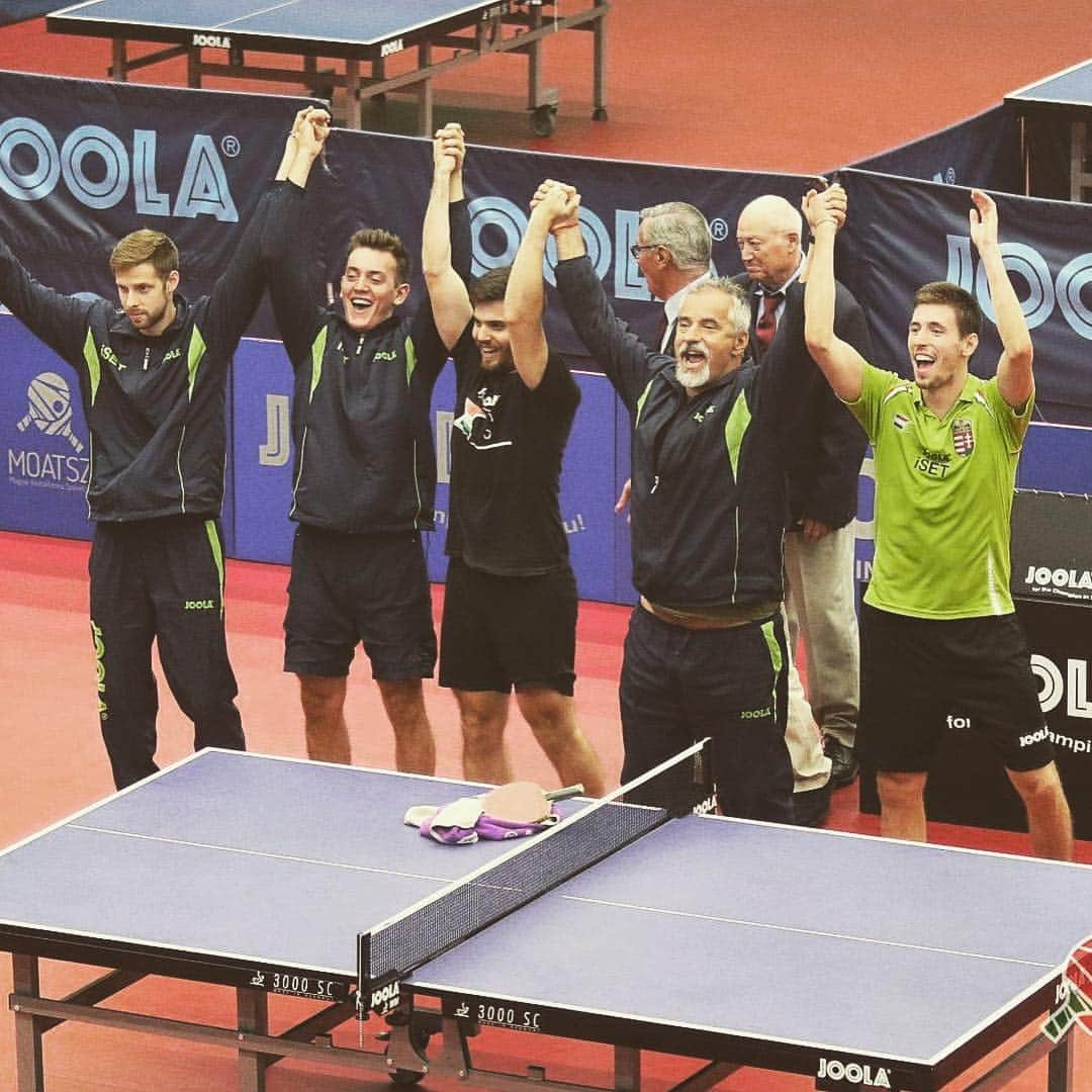 SZUDI Adamのインスタグラム：「Great victory against Austria last night! 💪🏻😊 #🏓 #🇭🇺 #HUN @tomi_lakatos @mbence_28 @ecsonandi」