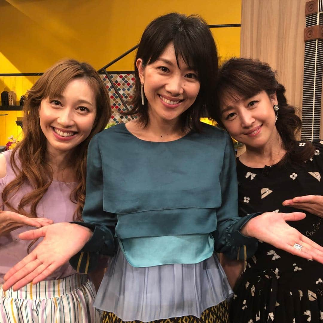 潮田玲子さんのインスタグラム写真 - (潮田玲子Instagram)「相田翔子さんとはいだしょうこさんのWしょうこさんに挟んでもらっちゃいました😂🙏 貴重すぎてめちゃ嬉しい😆  #おとななテレビ #wしょうこ #相田翔子さん #はいだしょうこさん #貴重なショット #感激」8月30日 11時20分 - reikoshiota_official