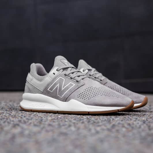 New Balance Japan Women のインスタグラム：「WS247 PA 「24時間、7日間」人々の足元を快適にサポートするシューズとして、2018年さらに進化を遂げて「247v2」のレディース限定モデル。9/1(土)発売。  #NB#newbalance#ニューバランス#lifein247」