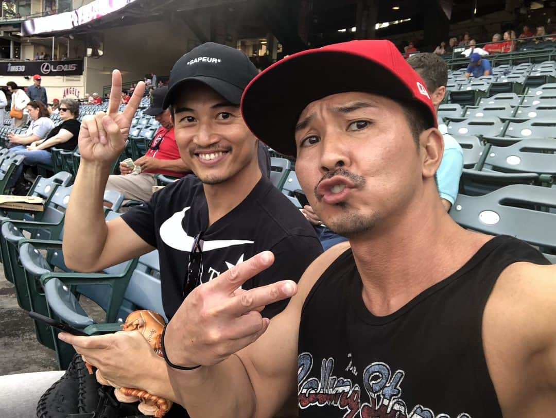 野久保直樹さんのインスタグラム写真 - (野久保直樹Instagram)「Go to AngelStadium yesterday ‼️ I’m so excited 😆  thanks！brother‼︎ #anaheim #angels #stadium #trout #kiiiiid #pujols #大谷翔平 #mlb #baseball」8月30日 12時10分 - naoki_nokubo