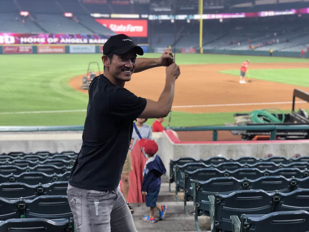 野久保直樹さんのインスタグラム写真 - (野久保直樹Instagram)「Go to AngelStadium yesterday ‼️ I’m so excited 😆  thanks！brother‼︎ #anaheim #angels #stadium #trout #kiiiiid #pujols #大谷翔平 #mlb #baseball」8月30日 12時10分 - naoki_nokubo