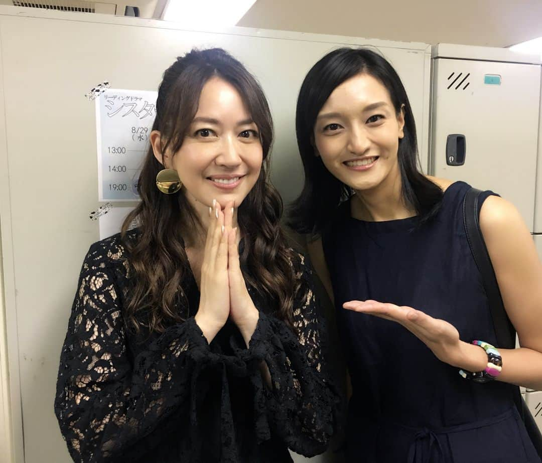 瑞羽奏都（水谷美月）さんのインスタグラム写真 - (瑞羽奏都（水谷美月）Instagram)「朗読劇『シスター』観劇して来ました✨✨✨ 姉弟の素敵なお話しでした。 ようこさん、とっても素敵で…最後はホロホロっと来ました😂 今回のような形の朗読劇を見るのは初めてで、朗読劇…面白かったです！ 読み手によって、物語について色々と想像を沸かせるんだなぁと…楽しかったです✨ 劇場で、お久しぶりのゆうきとまっちょ、森くん、志奈子のお姉さまにもお会いしましたー！！ #朗読劇 #シスター #銀座博品館  #森口瑤子 さん #宝塚og #月組  #中原由貴 #貴澄隼人 #瑞羽奏都 #水谷美月 俳優 #森準人 くん #ネイリスト #飯田志奈子 さん」8月31日 0時54分 - mizuki.m_mizuha