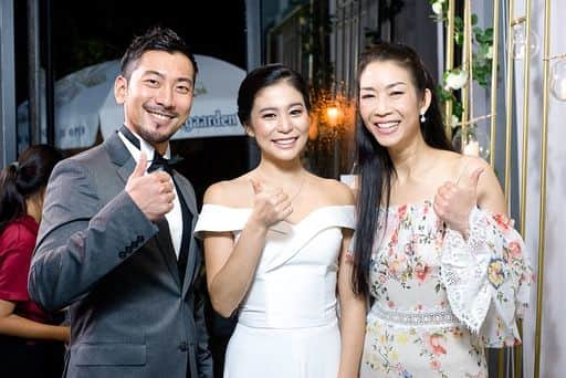 村元小月さんのインスタグラム写真 - (村元小月Instagram)「August 18 2018♡ Last but not least our Wedding Party in Bangkok!  Yuhei and I want to thank everyone from the bottom of our hearts for such a wonderful and lovely time. I want to thank all skaters parents and all the coaches for making this party happen. Special thanks to @kwangdkg @coachjantha @uni_karn for organizing the party! Thank you @lordluc for the amazing venue! Thank you skaters for the lovely messages! Thank you @earthanwapa for the beautiful makeup and lovely dress! I want to thank everyone again for the generous gifts. The biggest thank you to Khun @kay_silpaarcha . I would not be here if it wasn’t for you. I am so lucky for the loving family I have here in Bangkok! Thank you everyone!!」8月30日 22時52分 - sacchan125