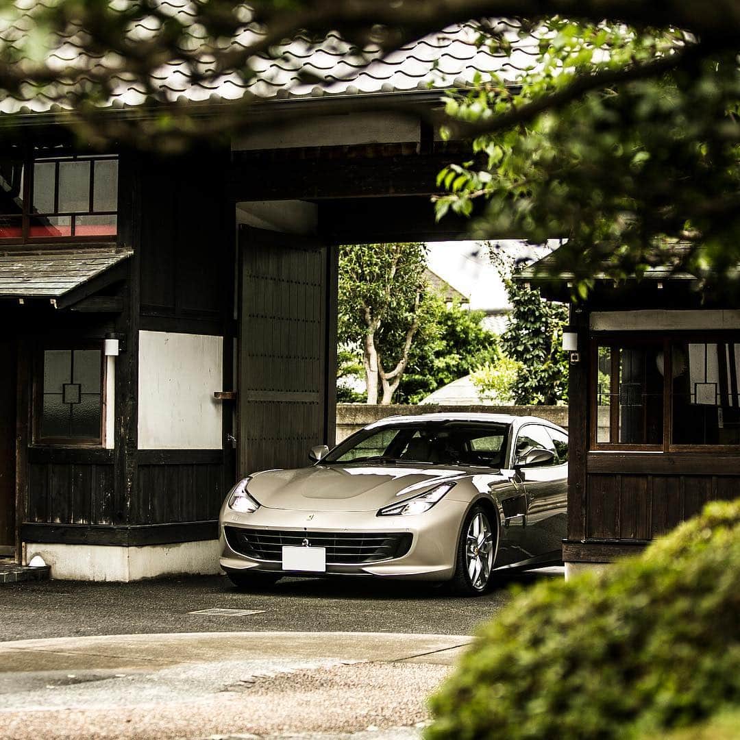 Ferrari Japanさんのインスタグラム写真 - (Ferrari JapanInstagram)「4シーター Ferrari GTC4Lusso T と共に穏やかな時間を求めてドライブへ . #Ferrari #GTC4LussoT #V8 #CavallinoRampante #SuperCar #SportsCar #LuxuryLifestyle #Exclusive #FerrariJapan #フェラーリ #跳ね馬 #スーパーカー #スポーツカー」8月30日 18時01分 - ferrarijpn