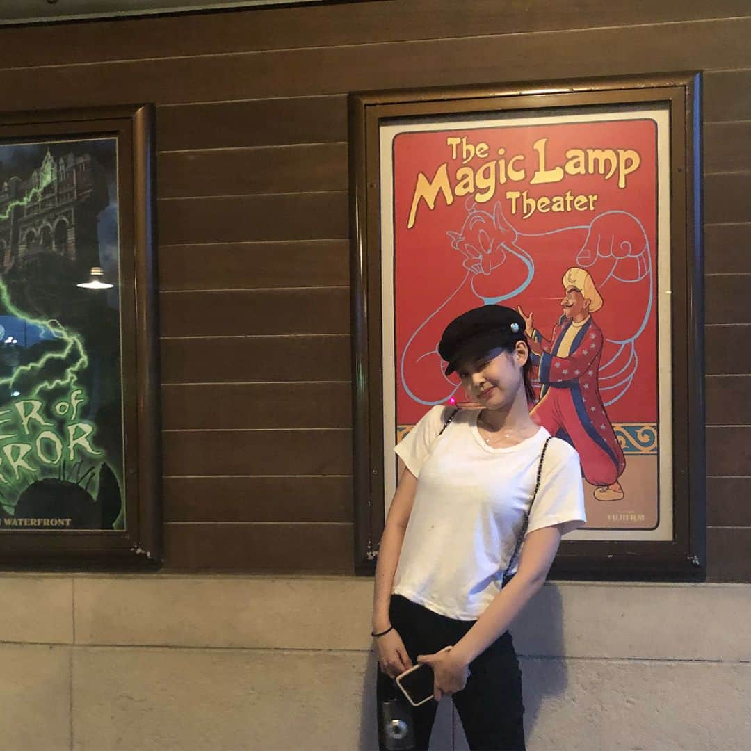 ジェニーさんのインスタグラム写真 - (ジェニーInstagram)「and now my disney story begins..」8月30日 18時32分 - jennierubyjane