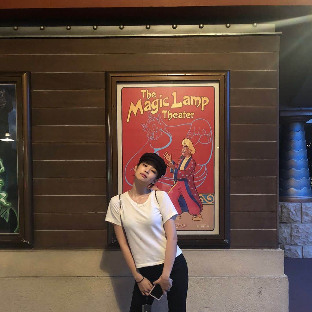 ジェニーさんのインスタグラム写真 - (ジェニーInstagram)「and now my disney story begins..」8月30日 18時32分 - jennierubyjane