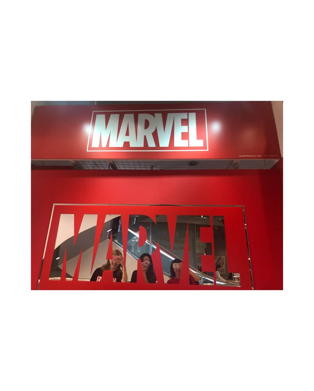 村島未悠さんのインスタグラム写真 - (村島未悠Instagram)「明日からSHIBUYA 109にオープンする#MARVEL POP UP SYOREに行って来ました❤️可愛いグッズいっぱいあった。pinkのコーナーがお気に入りでした。#マーベル女子#マーベル#shibuya109#pr#cherrsee#hikaru#nene#miyu」8月30日 19時45分 - happy_miyu0827