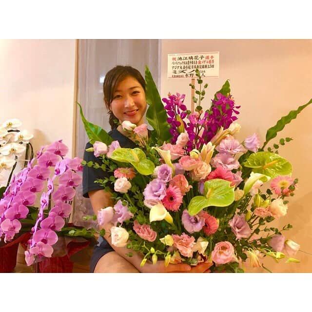 池江璃花子さんのインスタグラム写真 - (池江璃花子Instagram)「* ミズノさんからも💐💗💚 すごく大きなお花でびっくりしました！ いつも沢山ありがとうございます😌 #mizuno #mizunoswim」8月30日 21時20分 - ikee.rikako