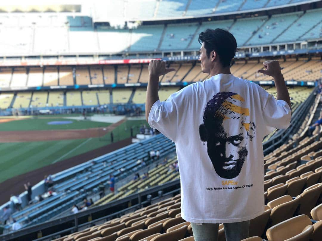 野久保直樹さんのインスタグラム写真 - (野久保直樹Instagram)「Cool  Sapeur‼️ARIGATO⭐️ in Dodger Stadium😆👍 #sapeur #dogstagram #dodgers  #la」8月31日 10時12分 - naoki_nokubo